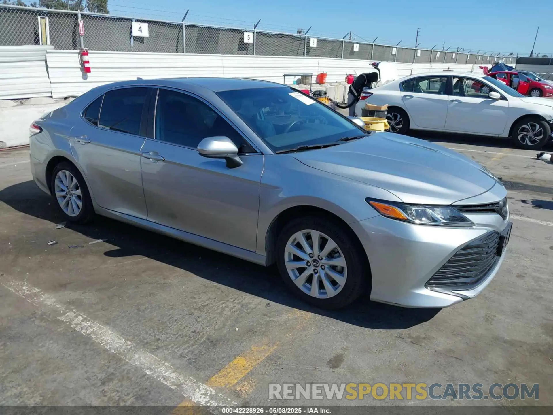 1 Photograph of a damaged car 4T1C11AKXLU913826 TOYOTA CAMRY 2020