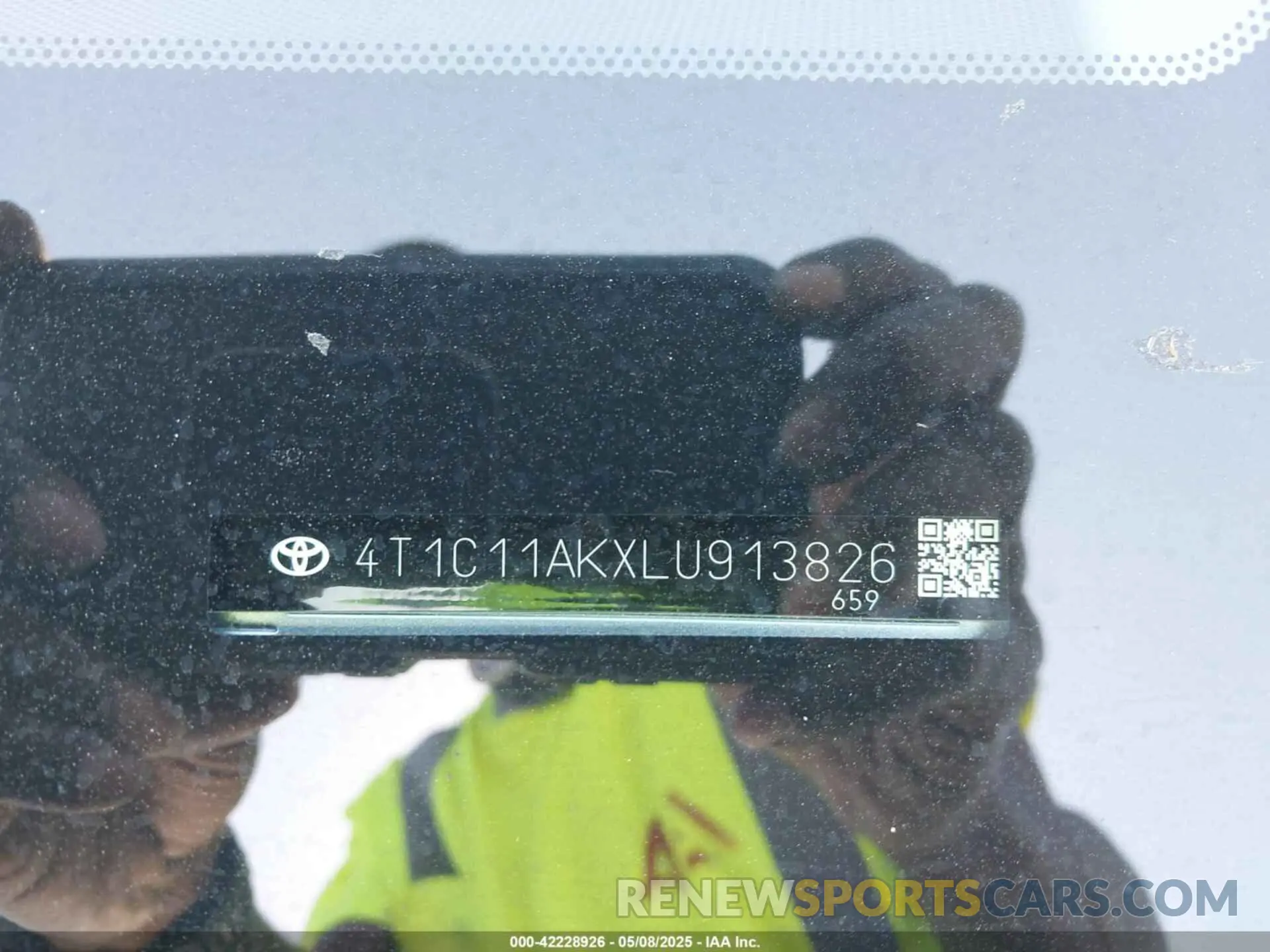 9 Photograph of a damaged car 4T1C11AKXLU913826 TOYOTA CAMRY 2020