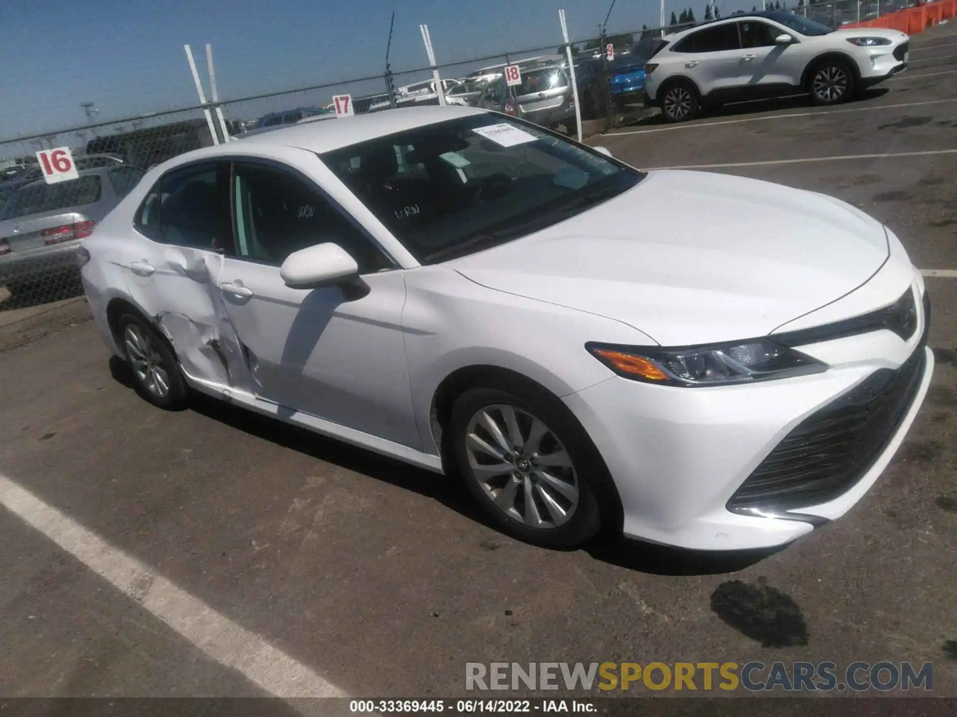 1 Photograph of a damaged car 4T1C11AKXLU915818 TOYOTA CAMRY 2020