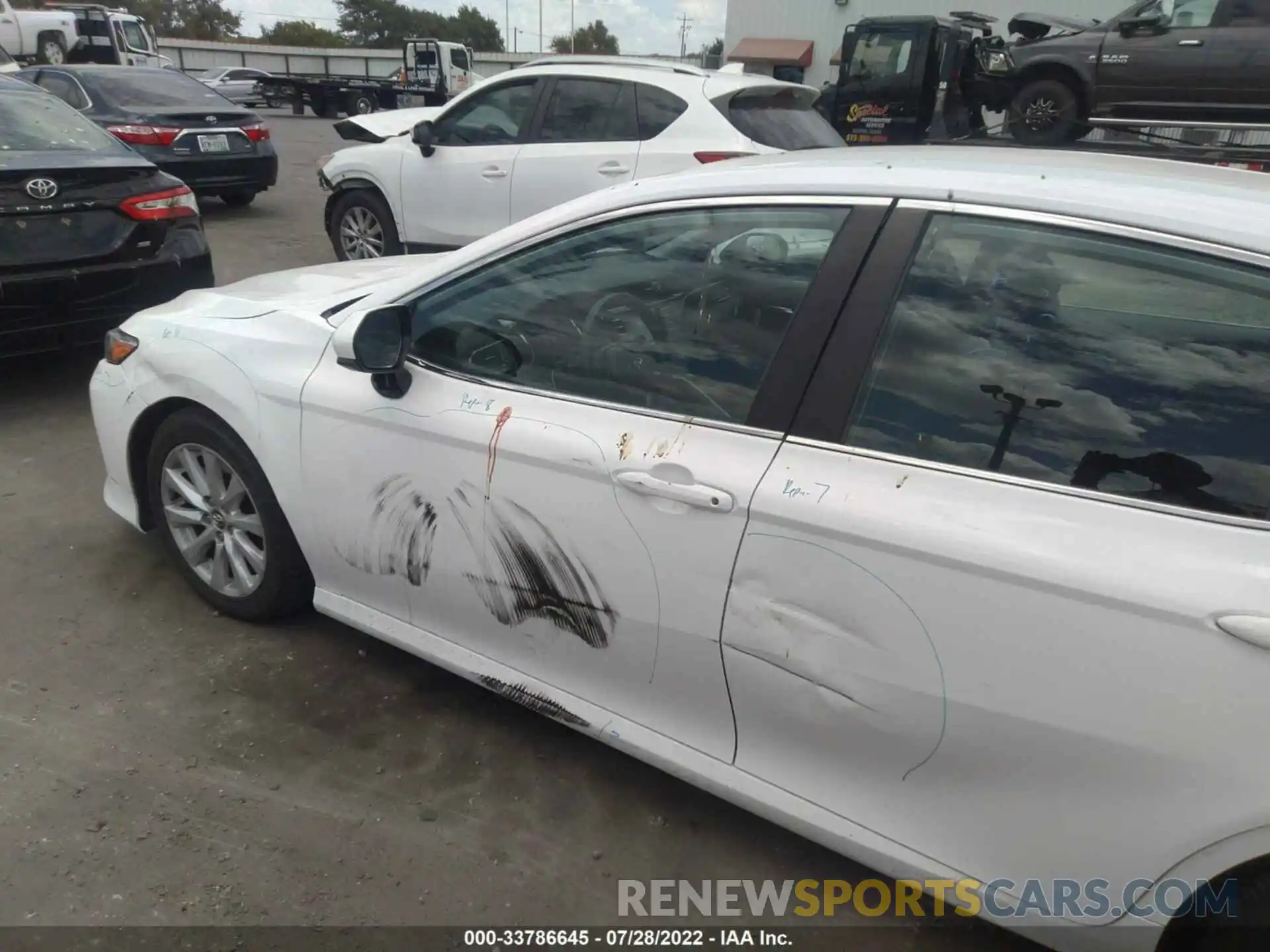 6 Photograph of a damaged car 4T1C11AKXLU918329 TOYOTA CAMRY 2020