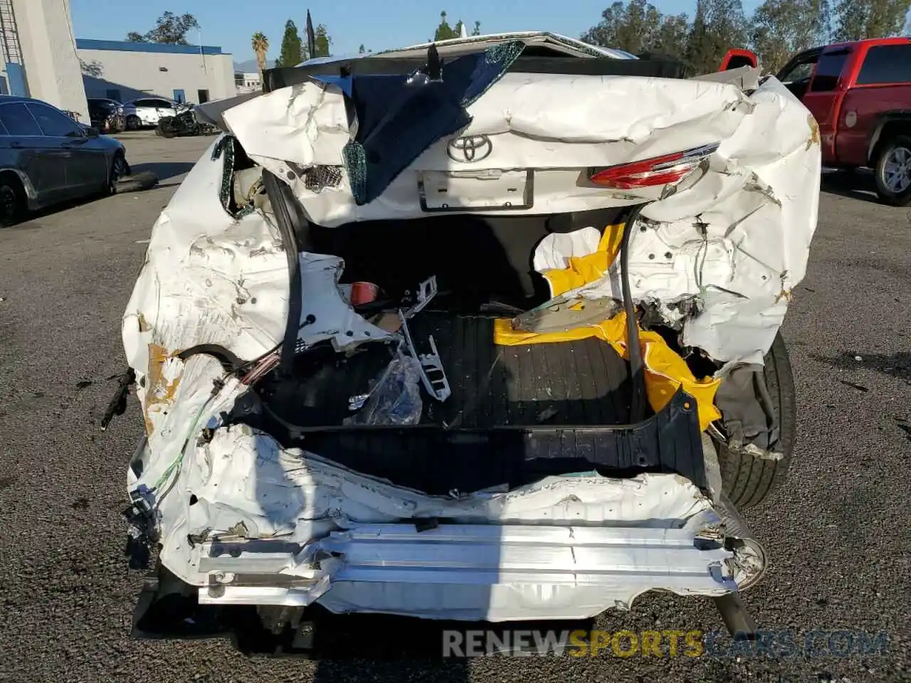 6 Photograph of a damaged car 4T1C11AKXLU922137 TOYOTA CAMRY 2020