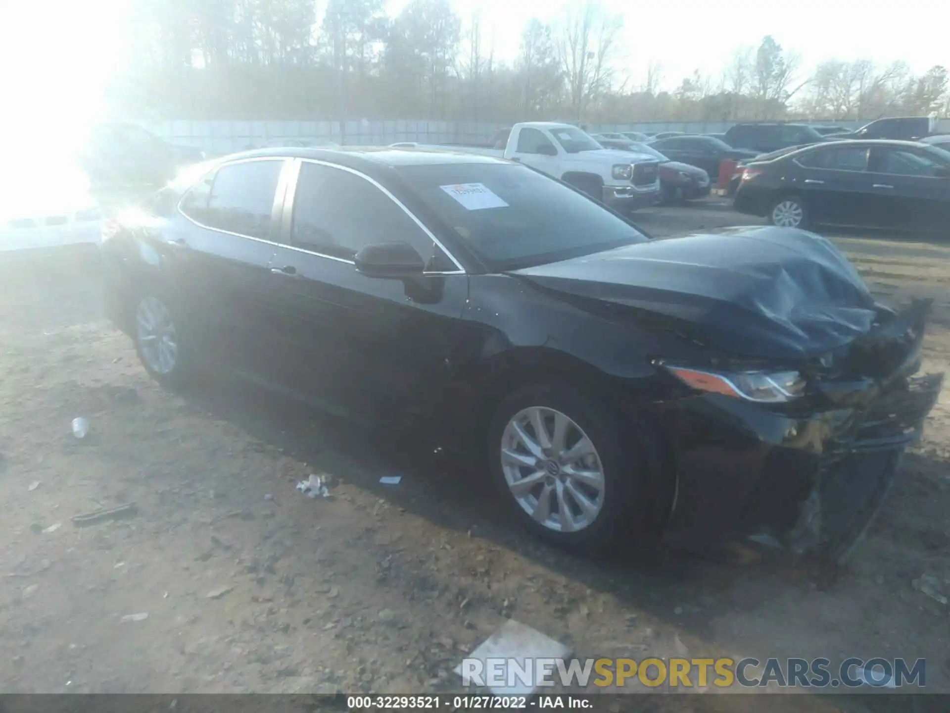 1 Photograph of a damaged car 4T1C11AKXLU930030 TOYOTA CAMRY 2020