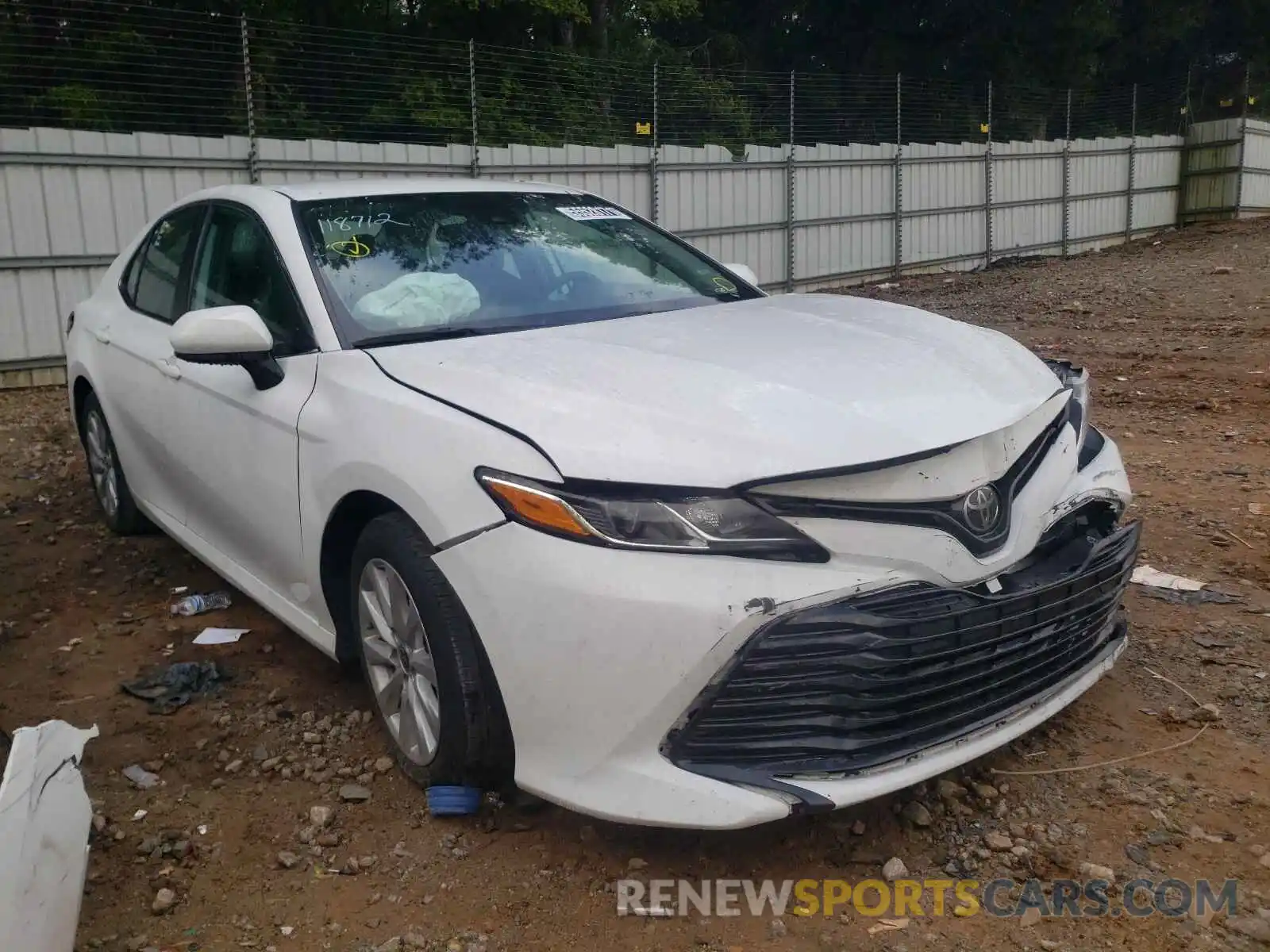 1 Photograph of a damaged car 4T1C11AKXLU945515 TOYOTA CAMRY 2020