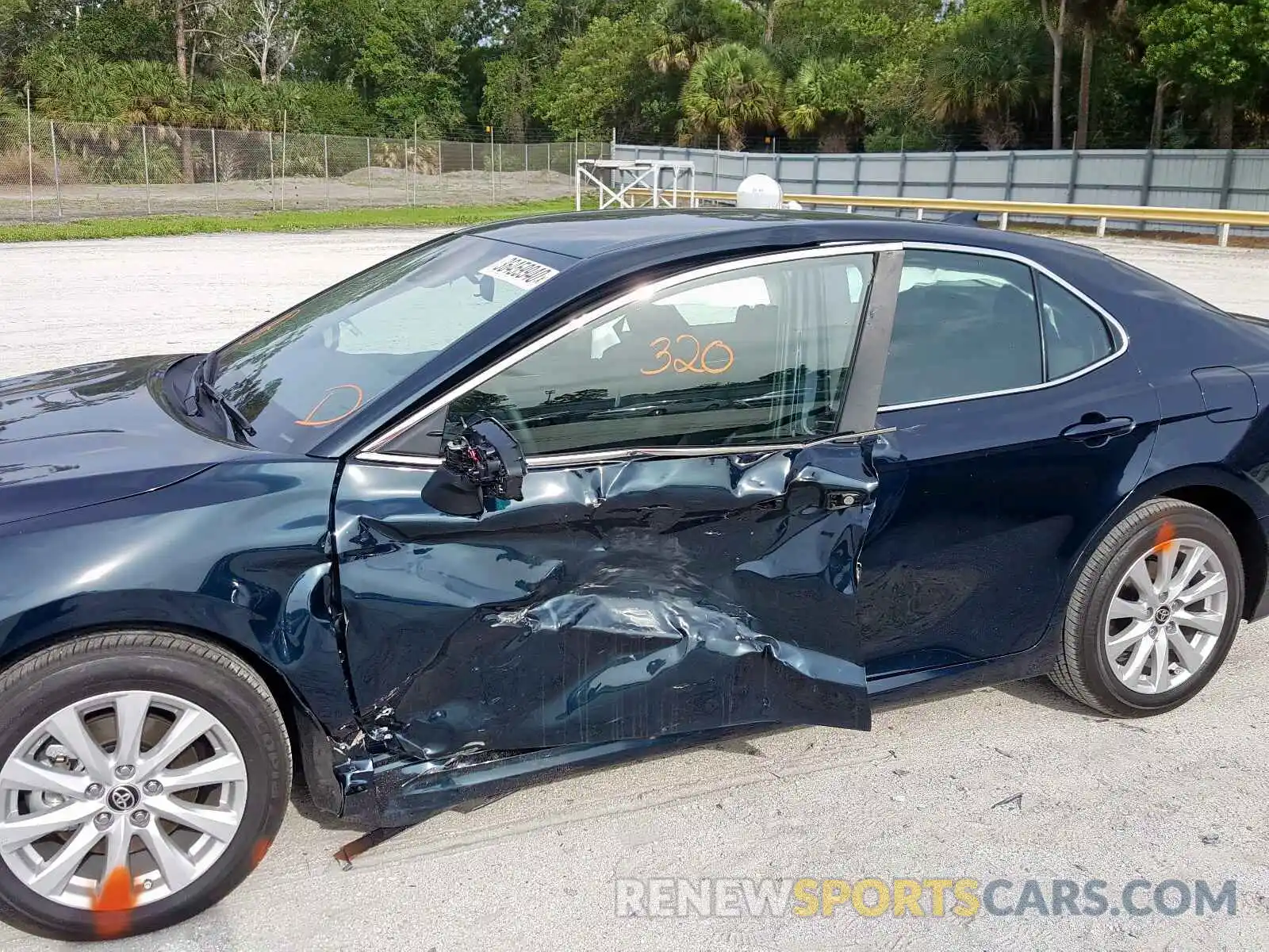 9 Photograph of a damaged car 4T1C11AKXLU948544 TOYOTA CAMRY 2020