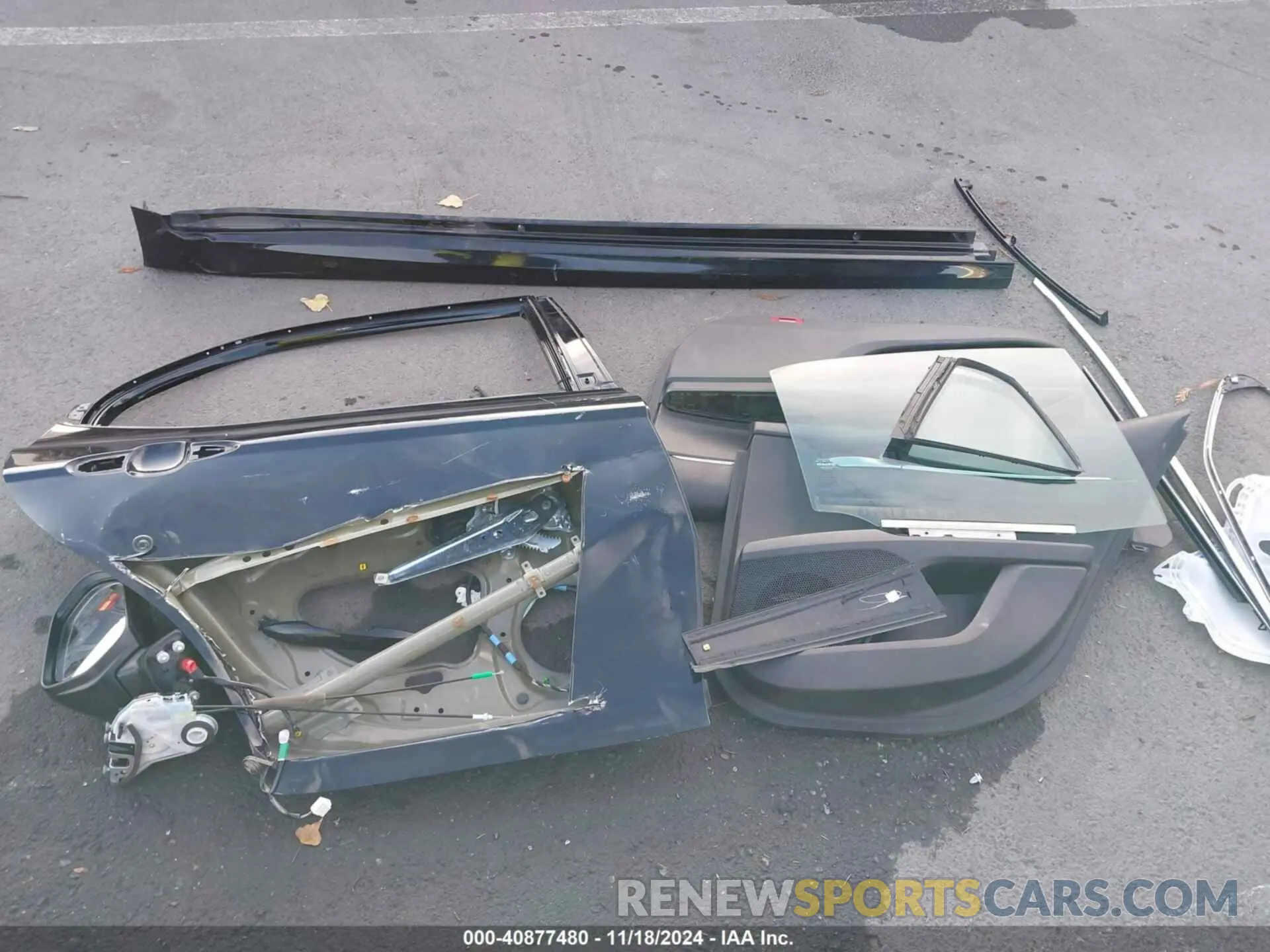 12 Photograph of a damaged car 4T1C11AKXLU960175 TOYOTA CAMRY 2020