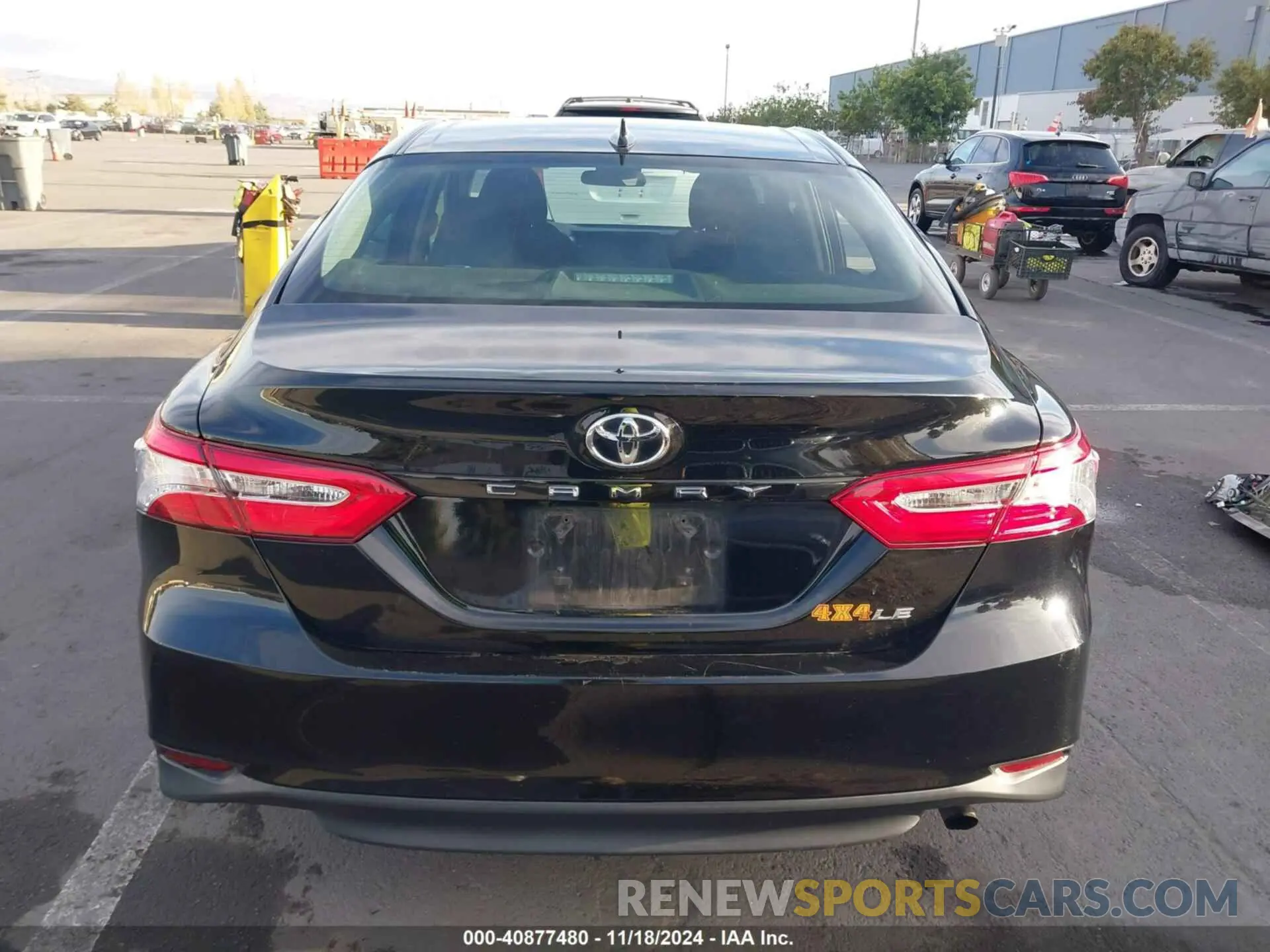 17 Photograph of a damaged car 4T1C11AKXLU960175 TOYOTA CAMRY 2020