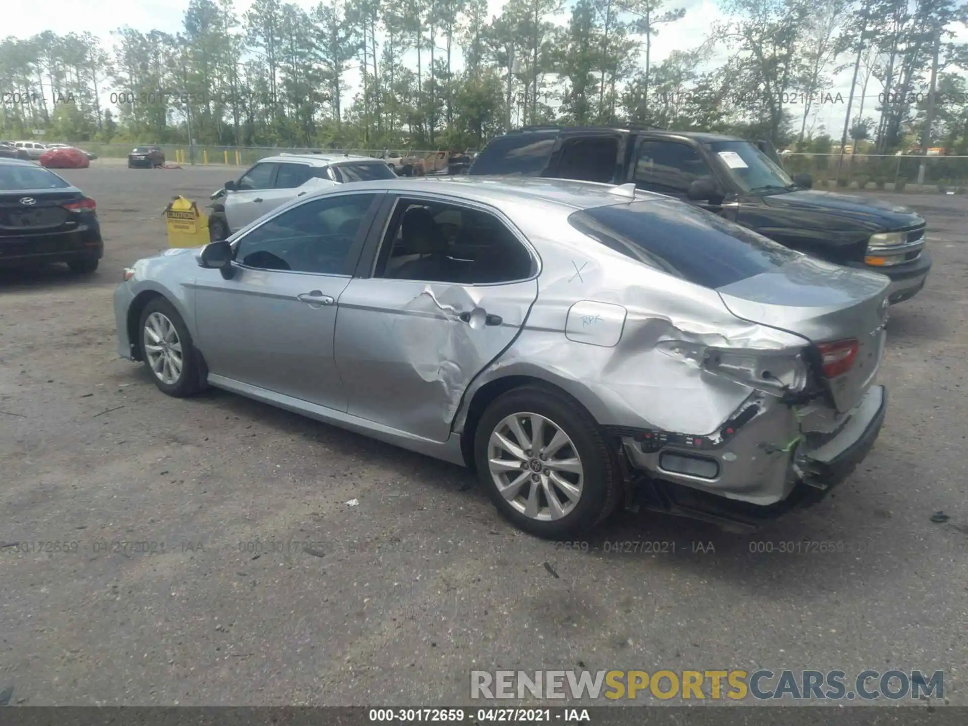 3 Photograph of a damaged car 4T1C11AKXLU966915 TOYOTA CAMRY 2020