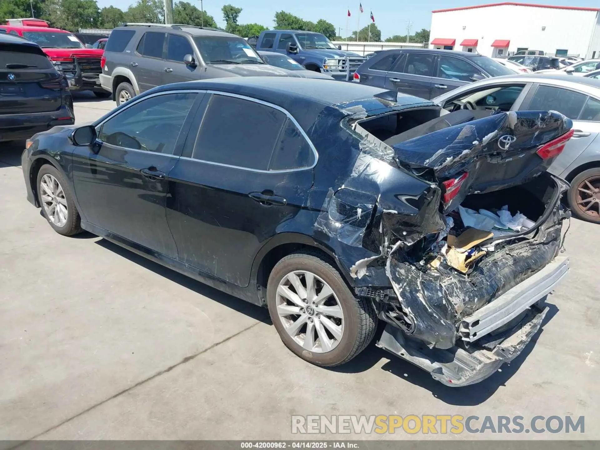 3 Photograph of a damaged car 4T1C11AKXLU984010 TOYOTA CAMRY 2020