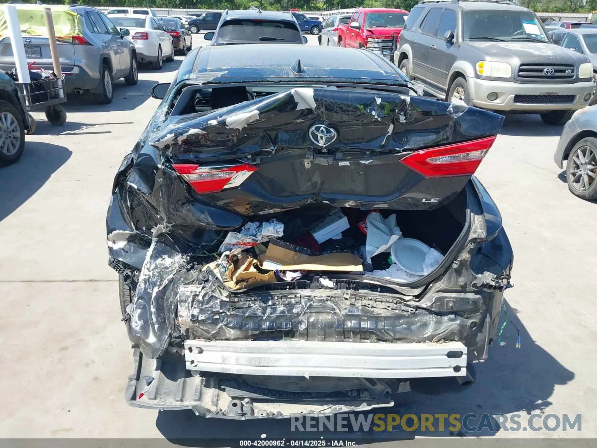 6 Photograph of a damaged car 4T1C11AKXLU984010 TOYOTA CAMRY 2020