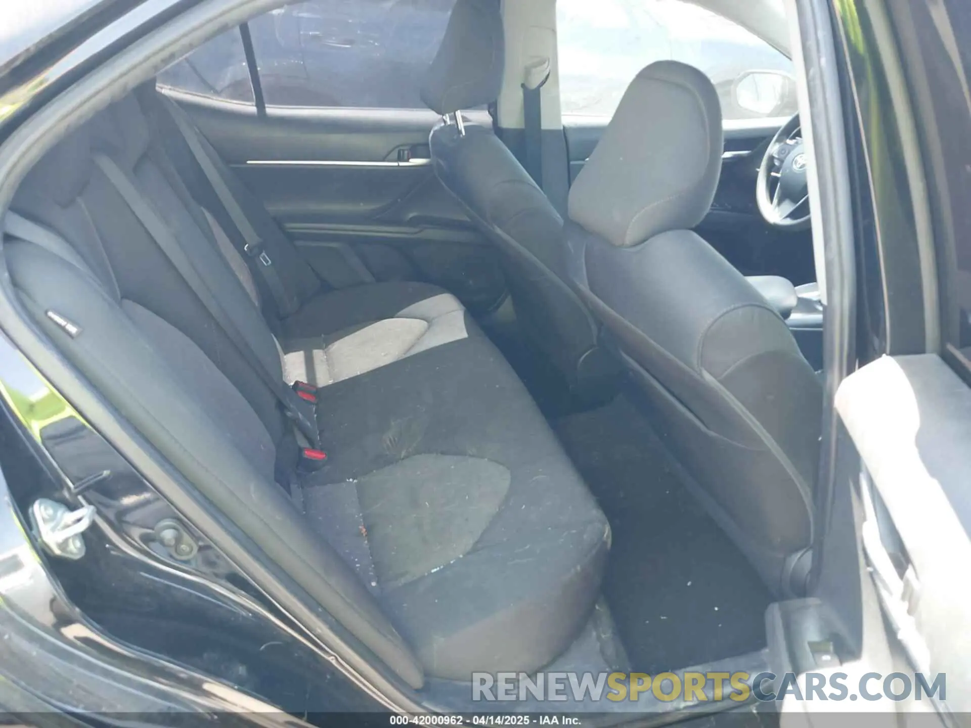 8 Photograph of a damaged car 4T1C11AKXLU984010 TOYOTA CAMRY 2020