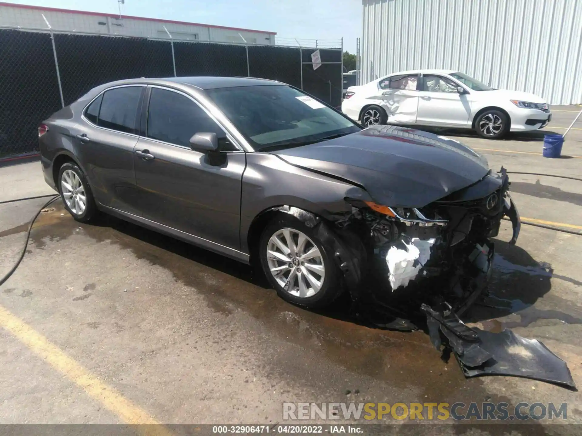 1 Photograph of a damaged car 4T1C11AKXLU993662 TOYOTA CAMRY 2020