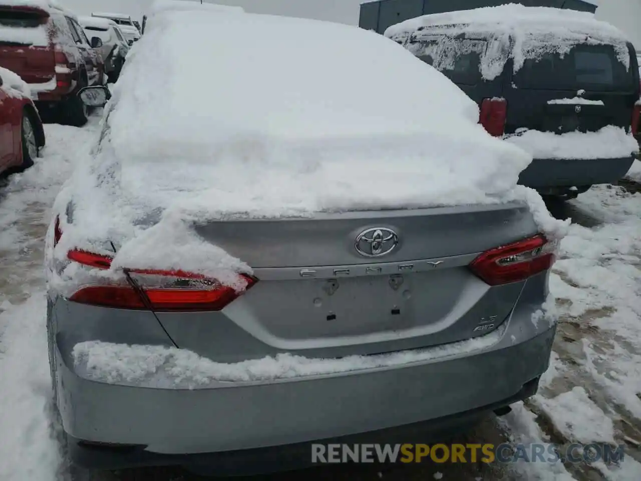 6 Photograph of a damaged car 4T1C11BK0LU002807 TOYOTA CAMRY 2020