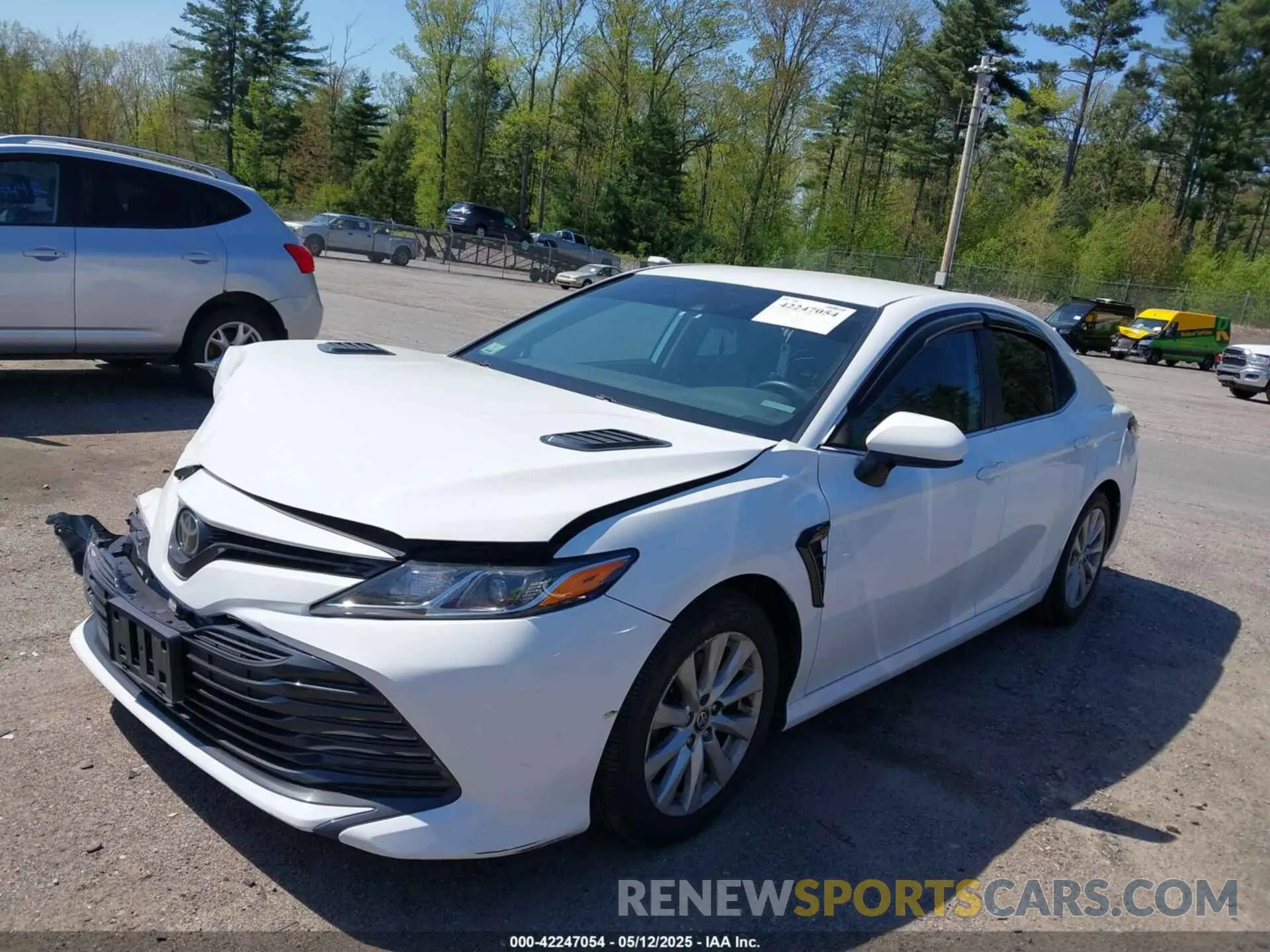 2 Photograph of a damaged car 4T1C11BK1LU009975 TOYOTA CAMRY 2020