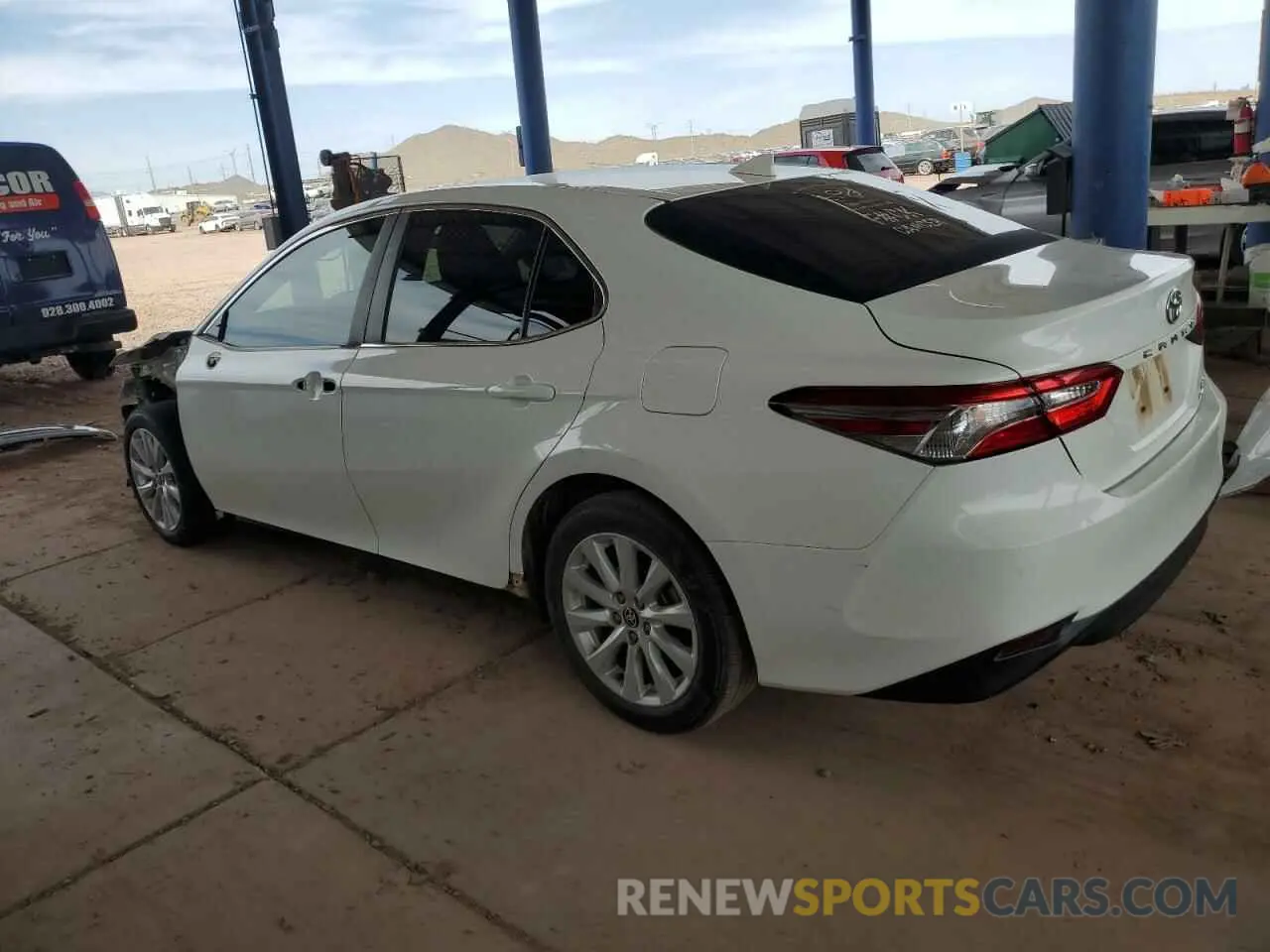 2 Photograph of a damaged car 4T1C11BK2LU005899 TOYOTA CAMRY 2020