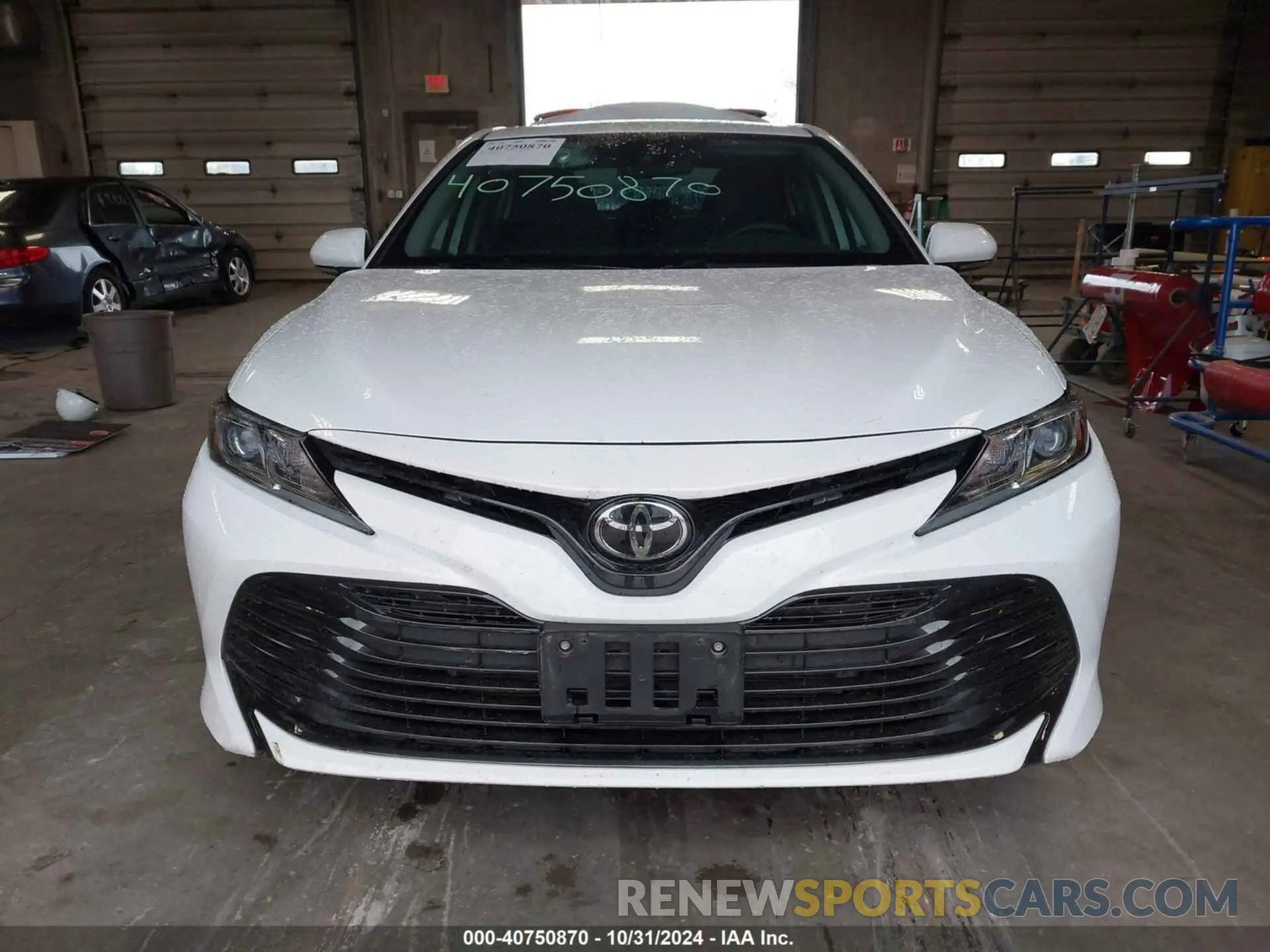 12 Photograph of a damaged car 4T1C11BK2LU013095 TOYOTA CAMRY 2020