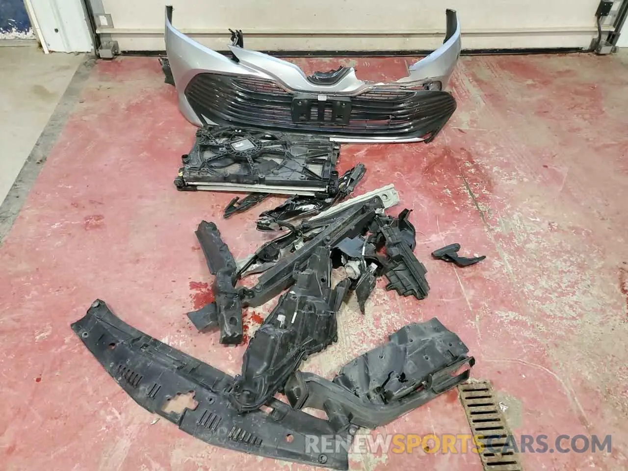 12 Photograph of a damaged car 4T1C11BK3LU004275 TOYOTA CAMRY 2020