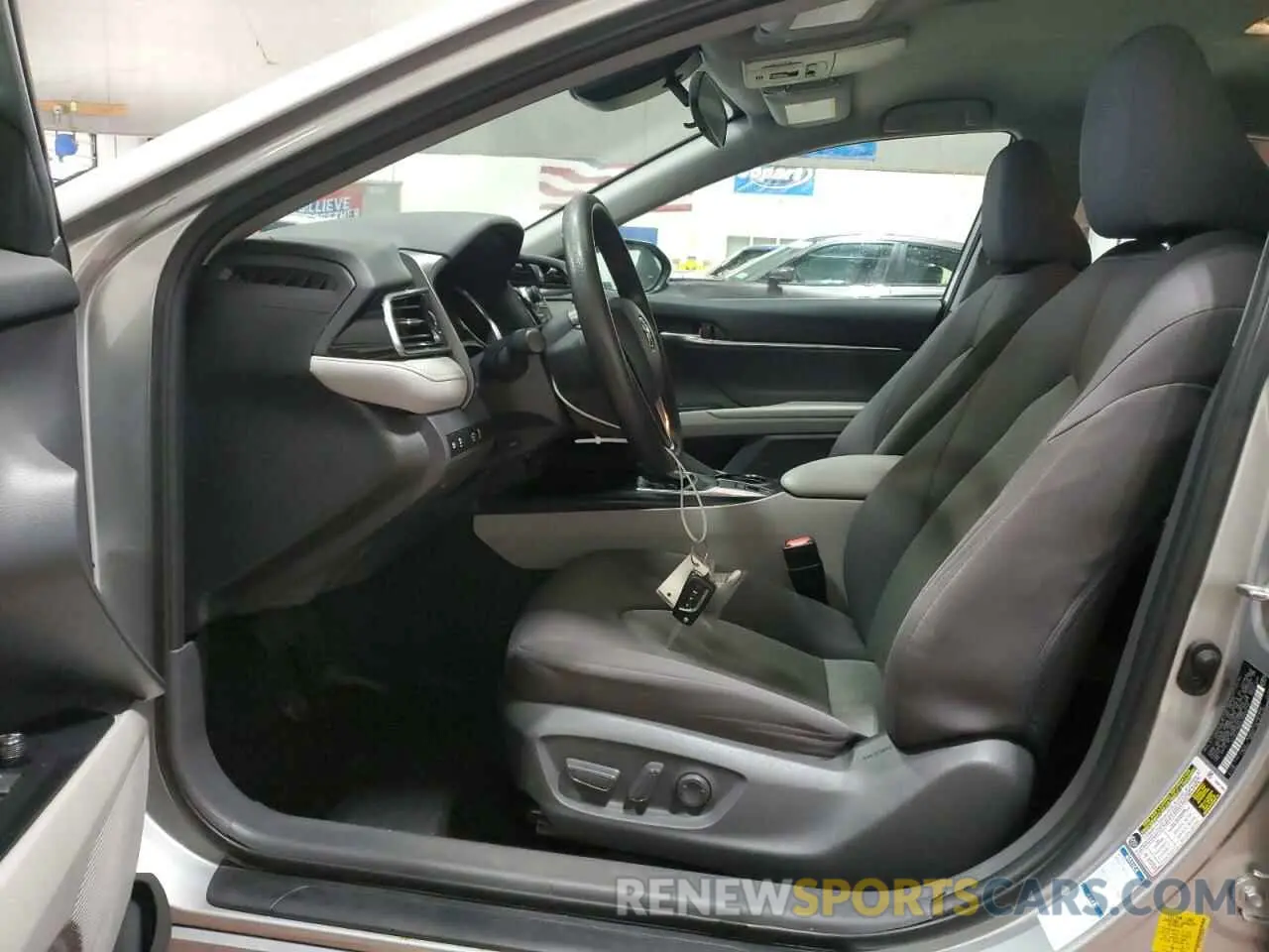 7 Photograph of a damaged car 4T1C11BK3LU004275 TOYOTA CAMRY 2020