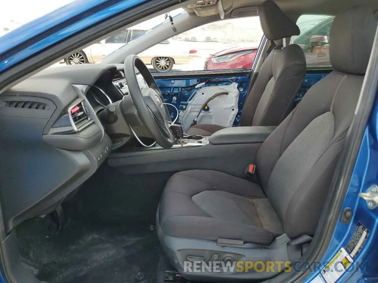 7 Photograph of a damaged car 4T1C11BK4LU005659 TOYOTA CAMRY 2020