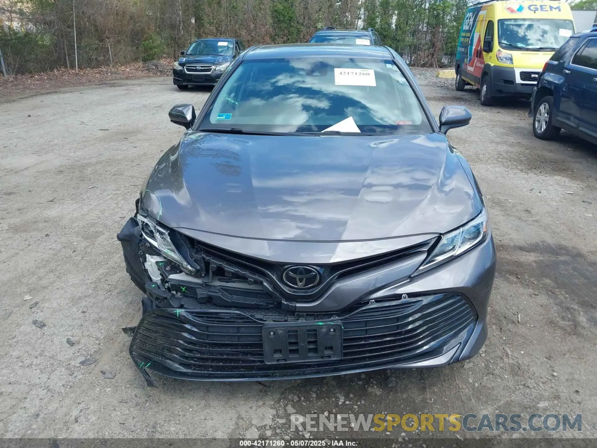 12 Photograph of a damaged car 4T1C11BK4LU006259 TOYOTA CAMRY 2020