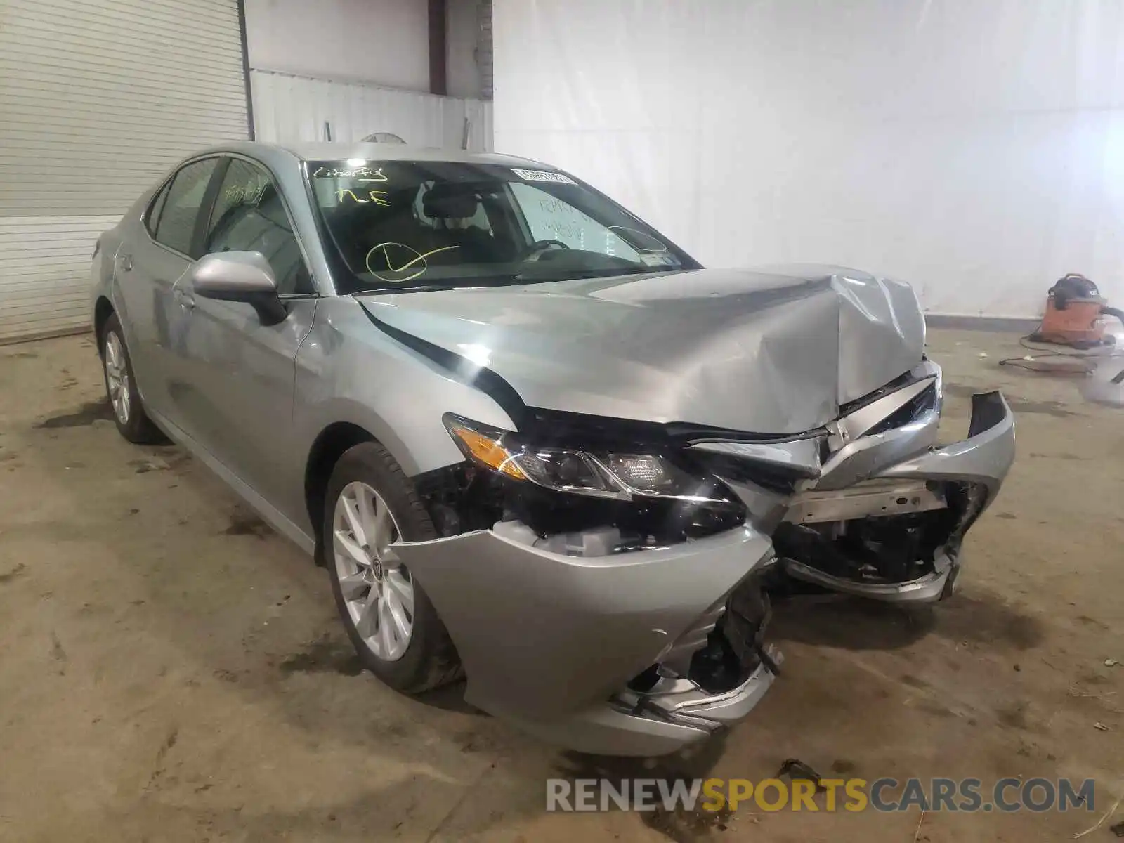 1 Photograph of a damaged car 4T1C11BK4LU013017 TOYOTA CAMRY 2020