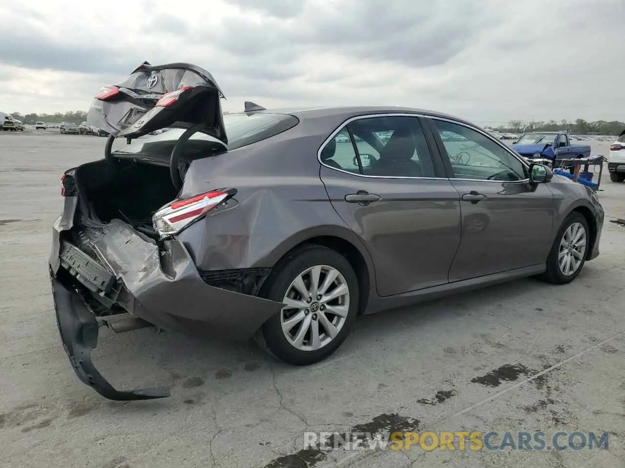 3 Photograph of a damaged car 4T1C11BK4LU016922 TOYOTA CAMRY 2020