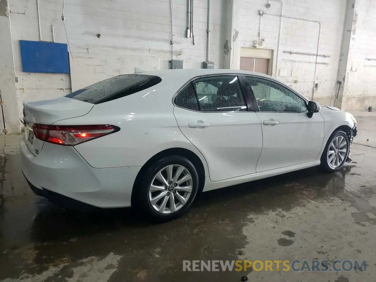 3 Photograph of a damaged car 4T1C11BK5LU014581 TOYOTA CAMRY 2020
