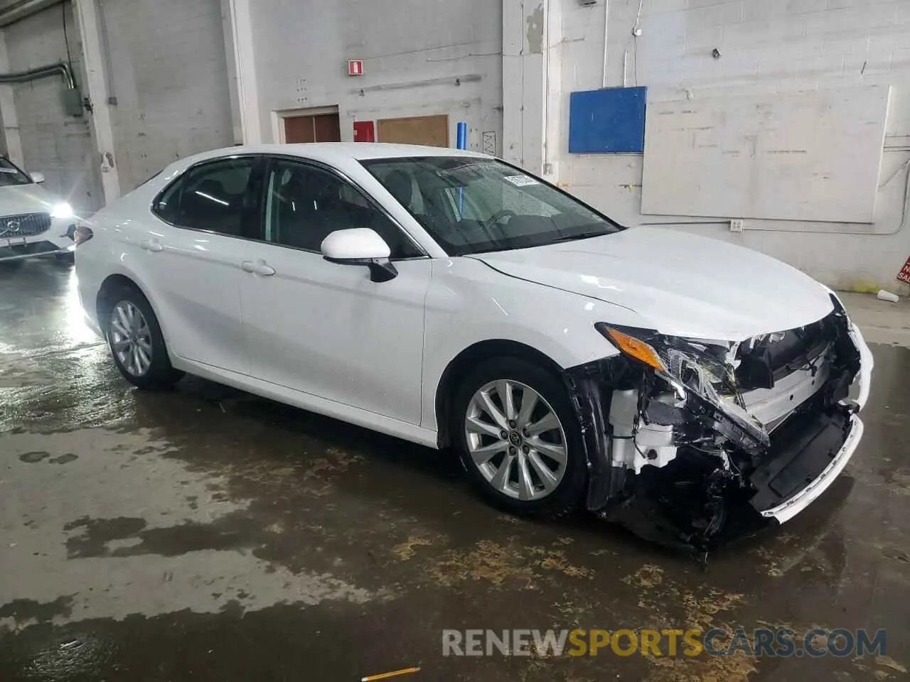 4 Photograph of a damaged car 4T1C11BK5LU014581 TOYOTA CAMRY 2020