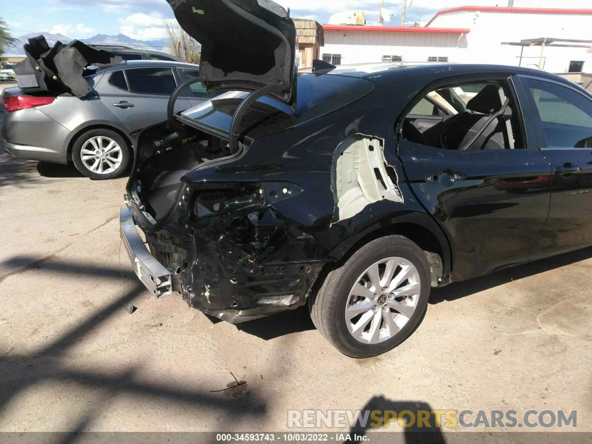 6 Photograph of a damaged car 4T1C11BK5LU016962 TOYOTA CAMRY 2020