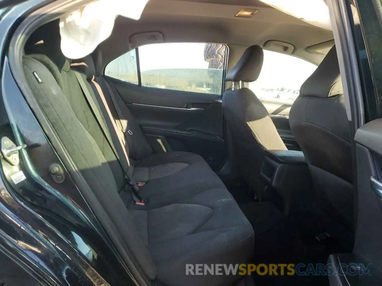 10 Photograph of a damaged car 4T1C11BK6LU007980 TOYOTA CAMRY 2020