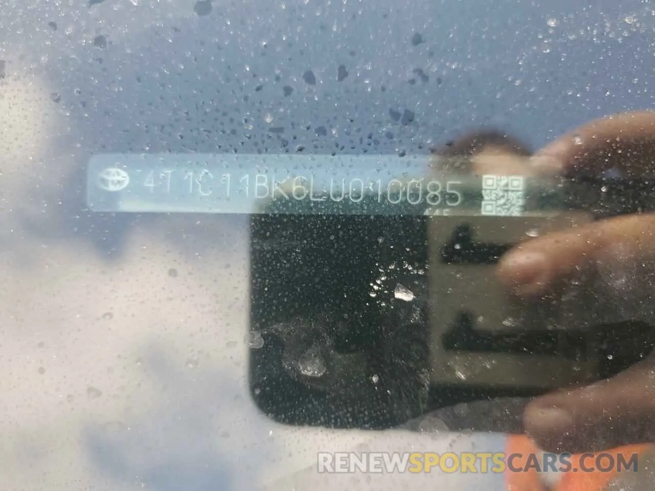 12 Photograph of a damaged car 4T1C11BK6LU010085 TOYOTA CAMRY 2020