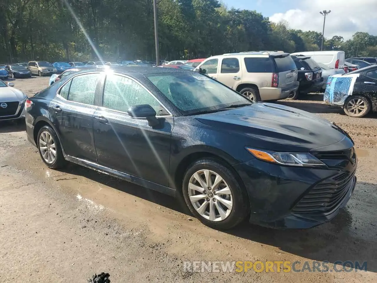 4 Photograph of a damaged car 4T1C11BK6LU010085 TOYOTA CAMRY 2020