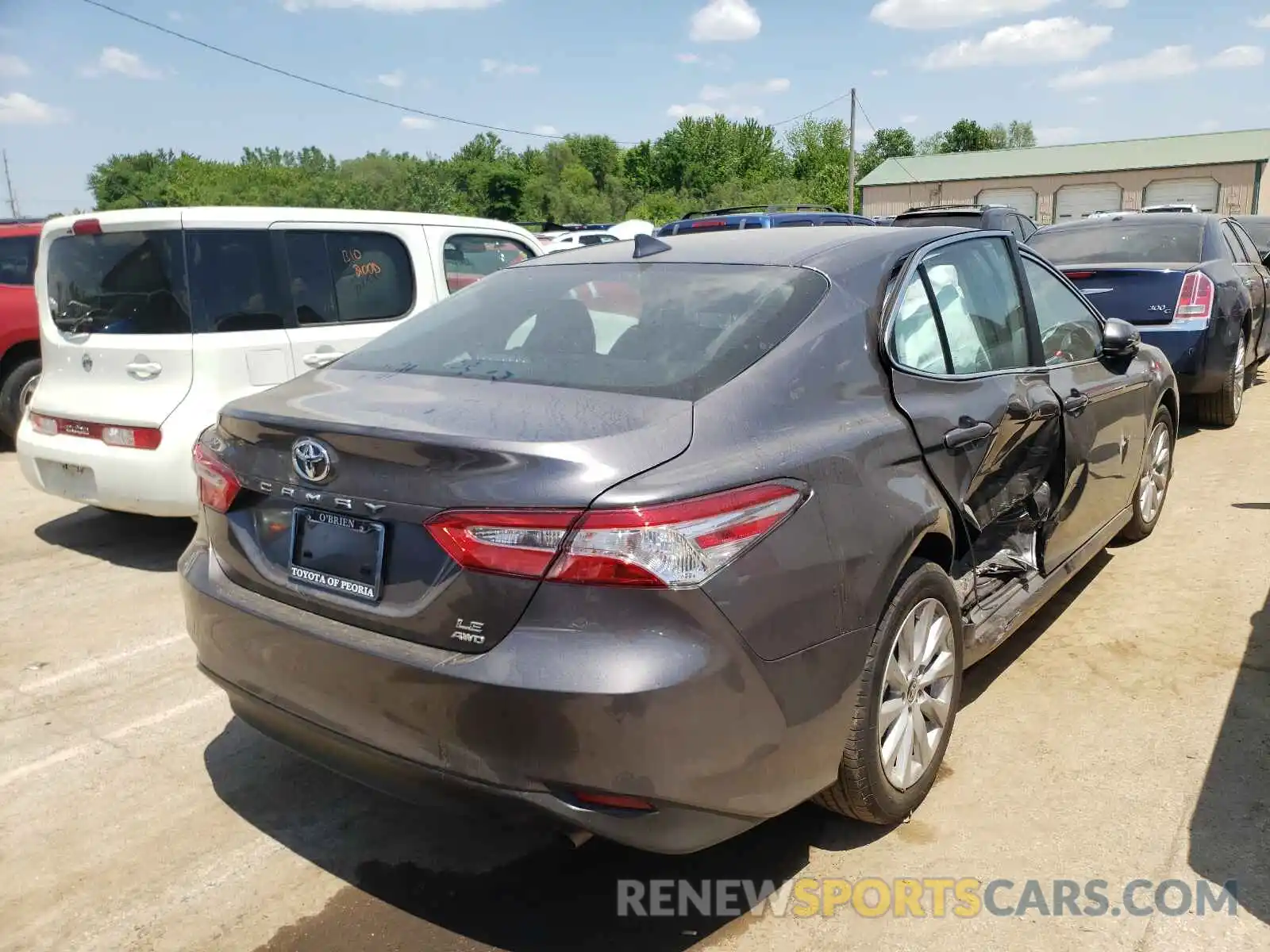 4 Photograph of a damaged car 4T1C11BK7LU007762 TOYOTA CAMRY 2020