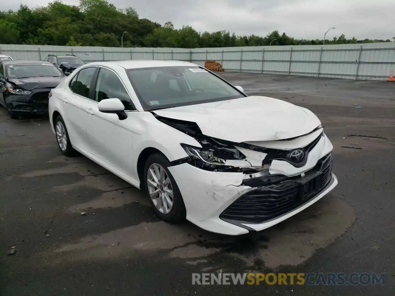 1 Photograph of a damaged car 4T1C11BK7LU009351 TOYOTA CAMRY 2020