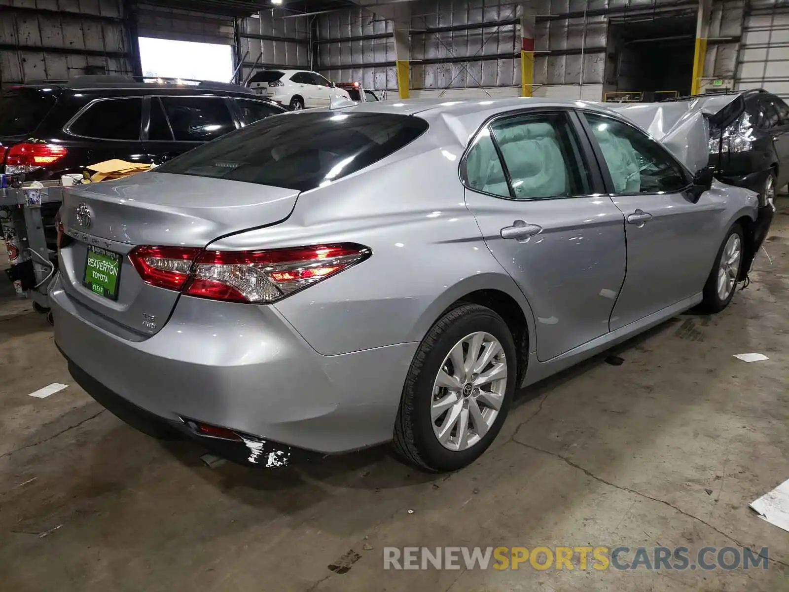 4 Photograph of a damaged car 4T1C11BK7LU013013 TOYOTA CAMRY 2020