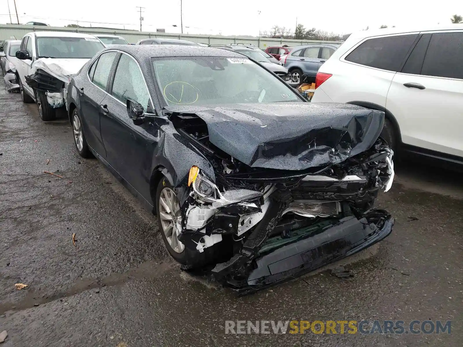 1 Photograph of a damaged car 4T1C11BK7LU015263 TOYOTA CAMRY 2020