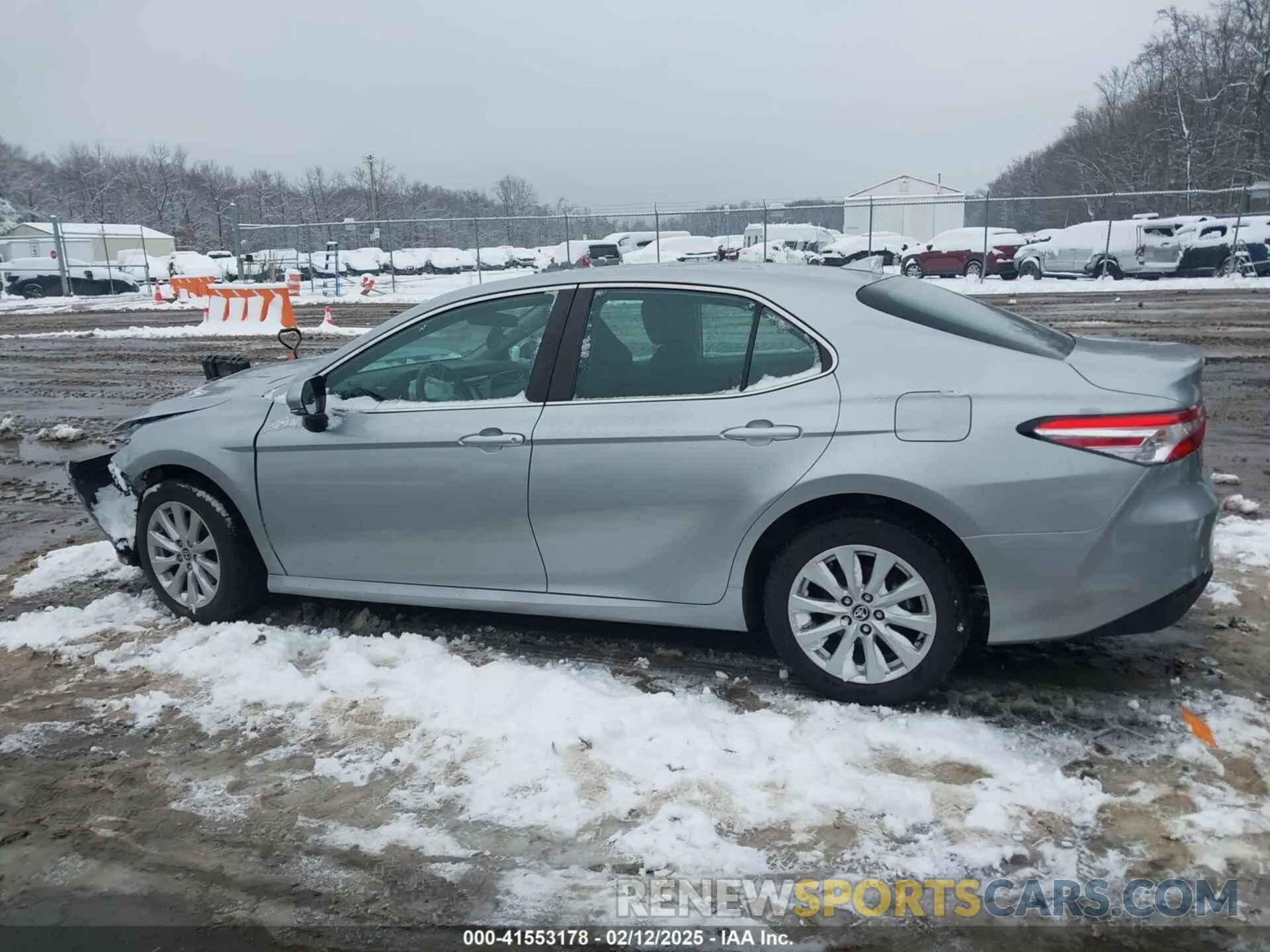 15 Photograph of a damaged car 4T1C11BK9LU005026 TOYOTA CAMRY 2020