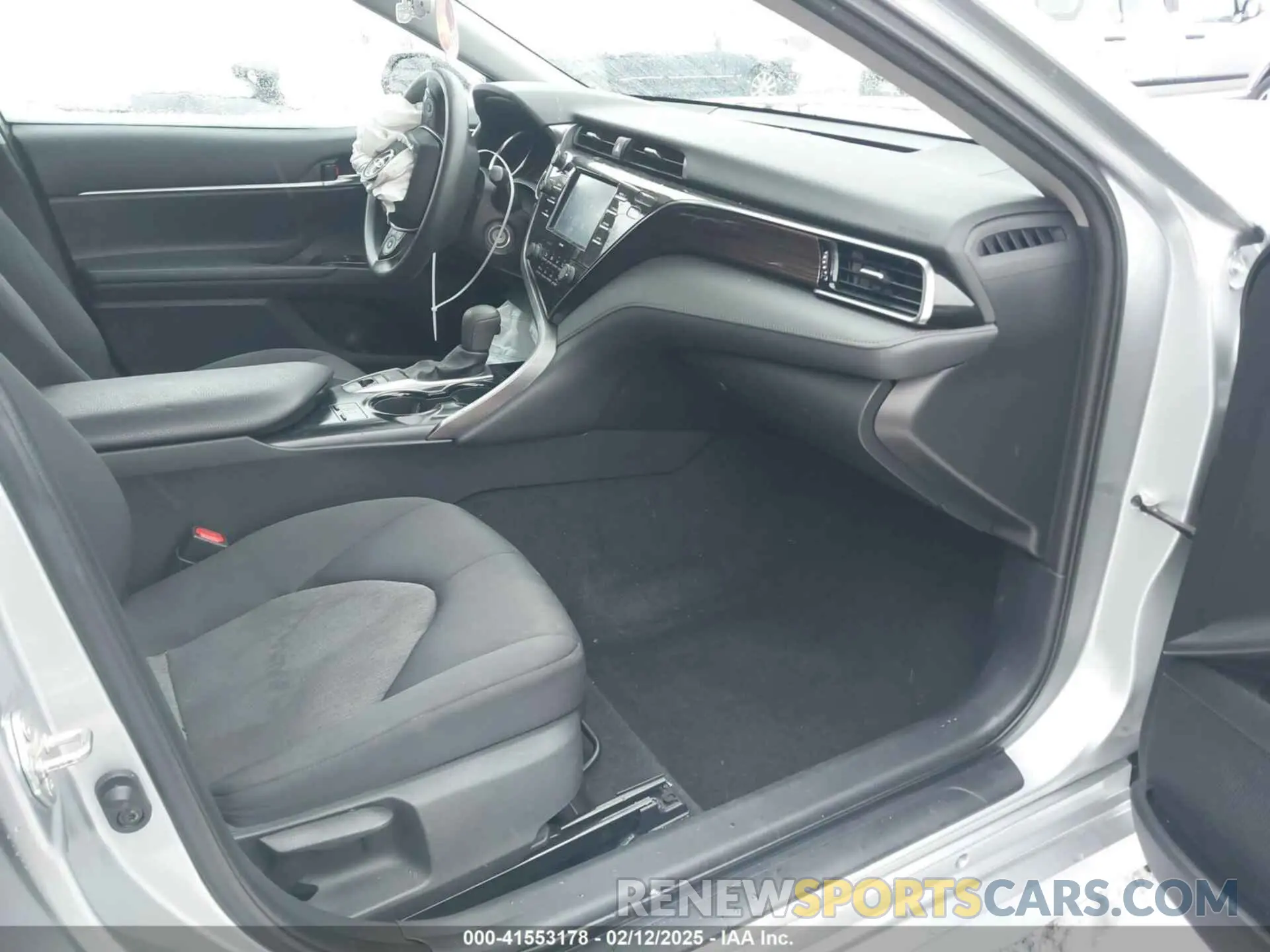 5 Photograph of a damaged car 4T1C11BK9LU005026 TOYOTA CAMRY 2020