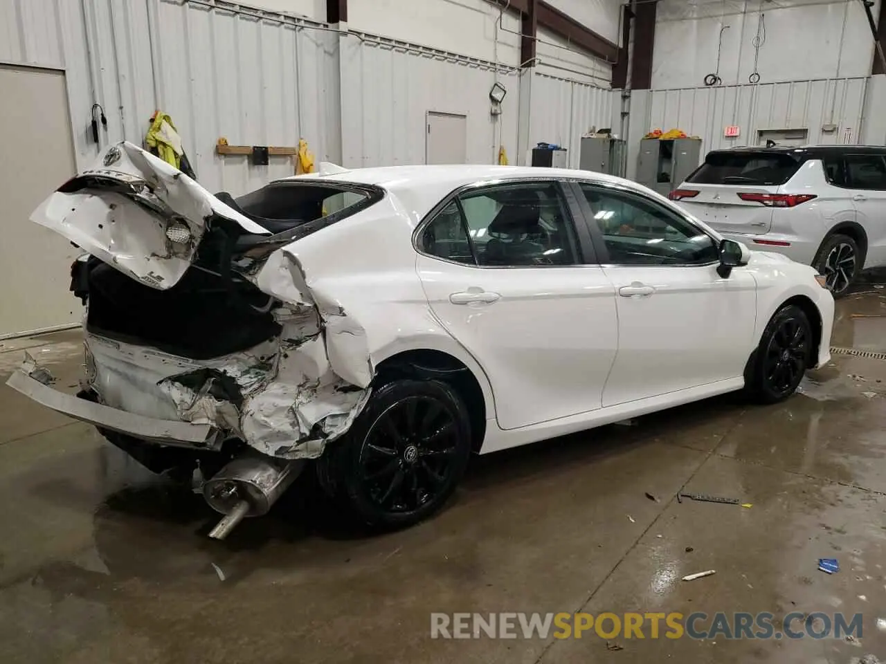 3 Photograph of a damaged car 4T1C11BK9LU011053 TOYOTA CAMRY 2020