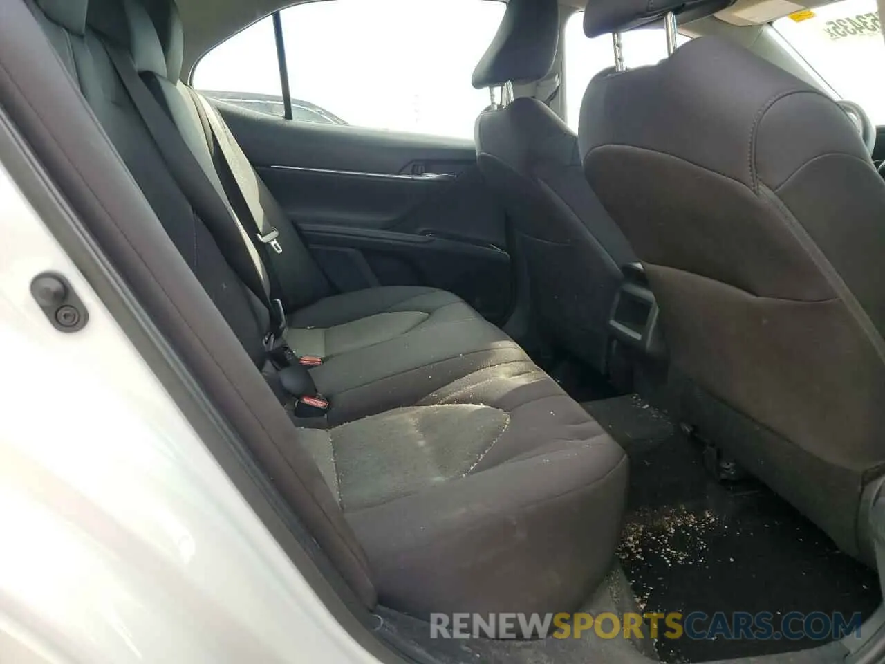 10 Photograph of a damaged car 4T1C11BK9LU016270 TOYOTA CAMRY 2020