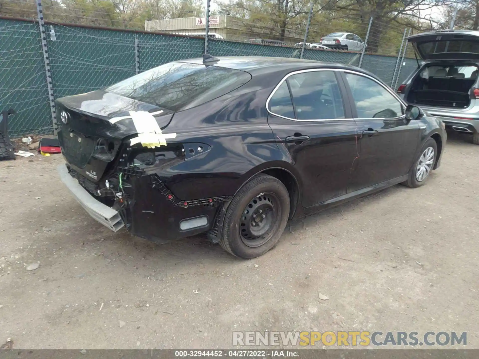 4 Photograph of a damaged car 4T1C31AK0LU523795 TOYOTA CAMRY 2020