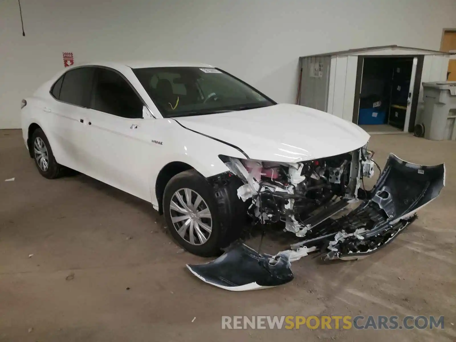 1 Photograph of a damaged car 4T1C31AK0LU525563 TOYOTA CAMRY 2020