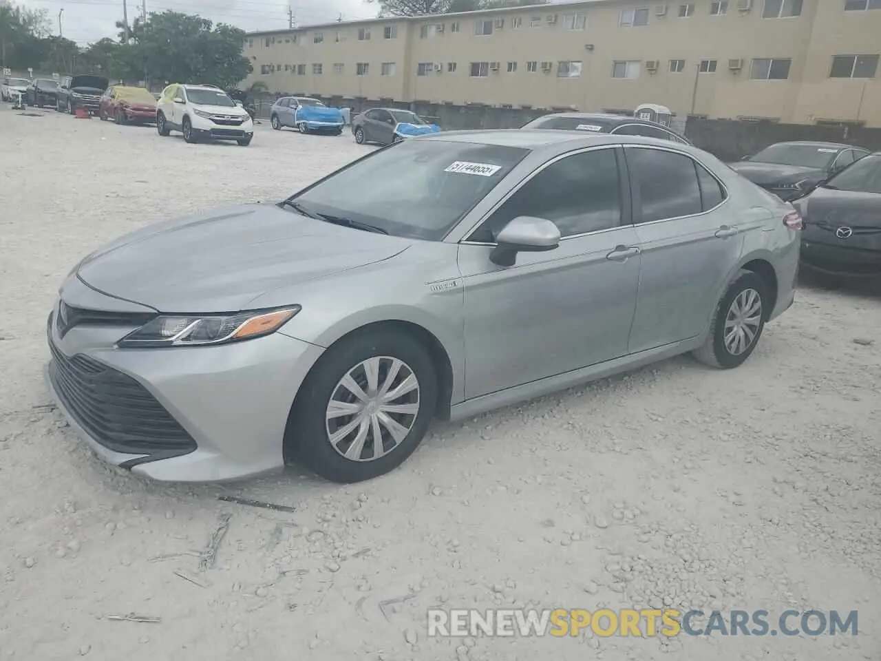 1 Photograph of a damaged car 4T1C31AK0LU530701 TOYOTA CAMRY 2020