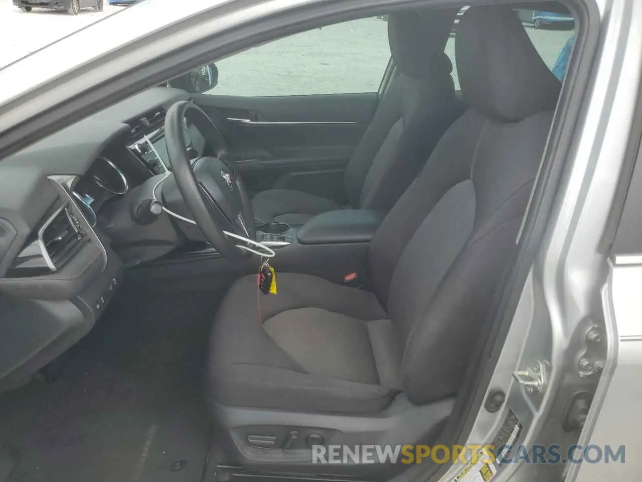 7 Photograph of a damaged car 4T1C31AK0LU530701 TOYOTA CAMRY 2020