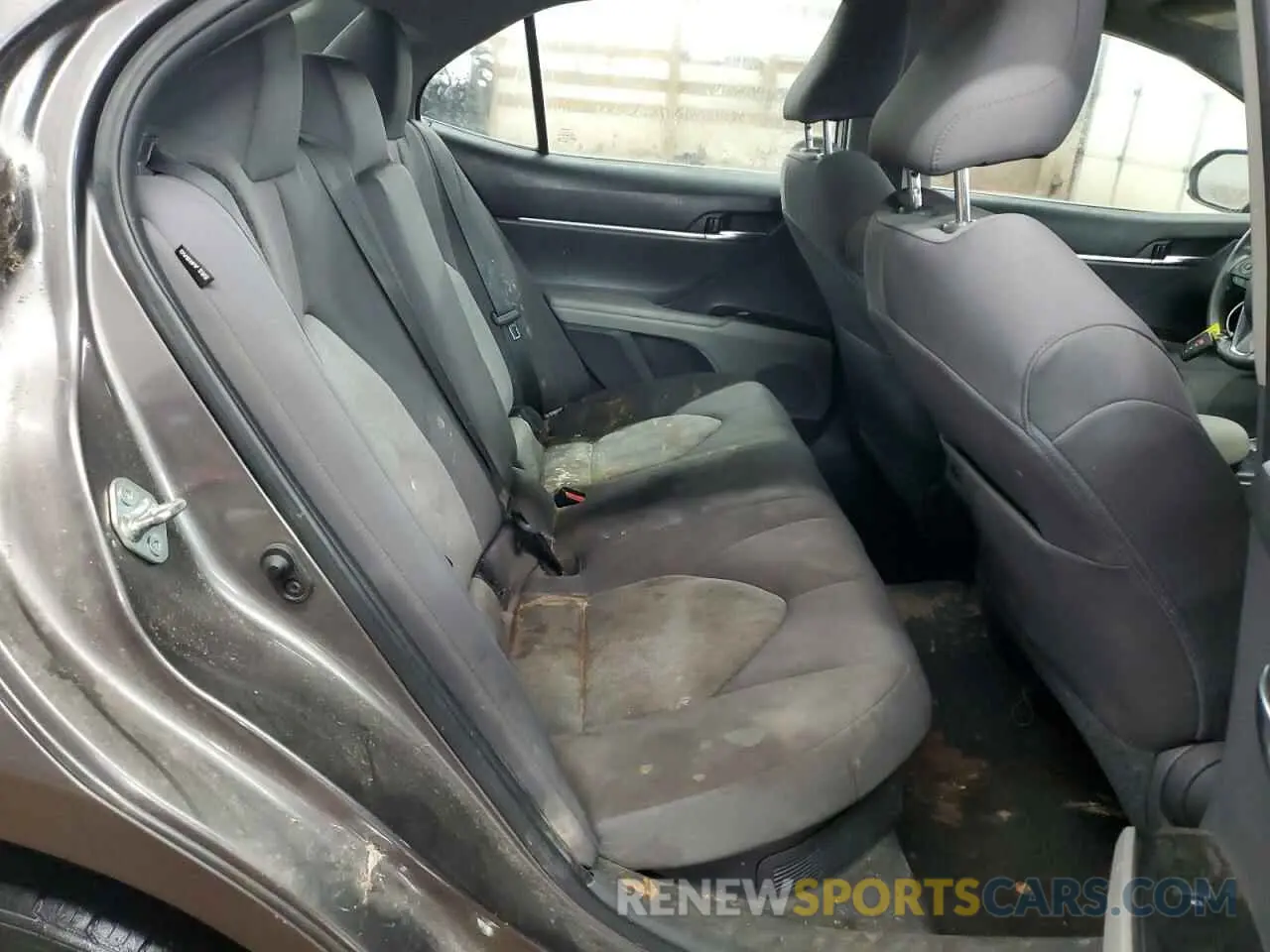 10 Photograph of a damaged car 4T1C31AK0LU545263 TOYOTA CAMRY 2020