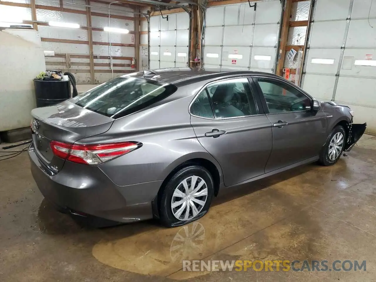 3 Photograph of a damaged car 4T1C31AK0LU545263 TOYOTA CAMRY 2020