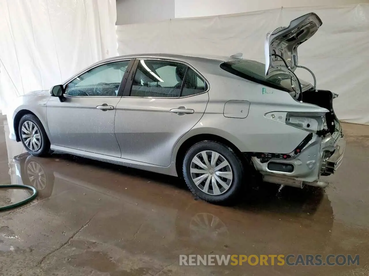 2 Photograph of a damaged car 4T1C31AK1LU015920 TOYOTA CAMRY 2020