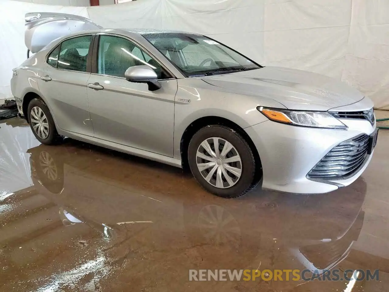 4 Photograph of a damaged car 4T1C31AK1LU015920 TOYOTA CAMRY 2020