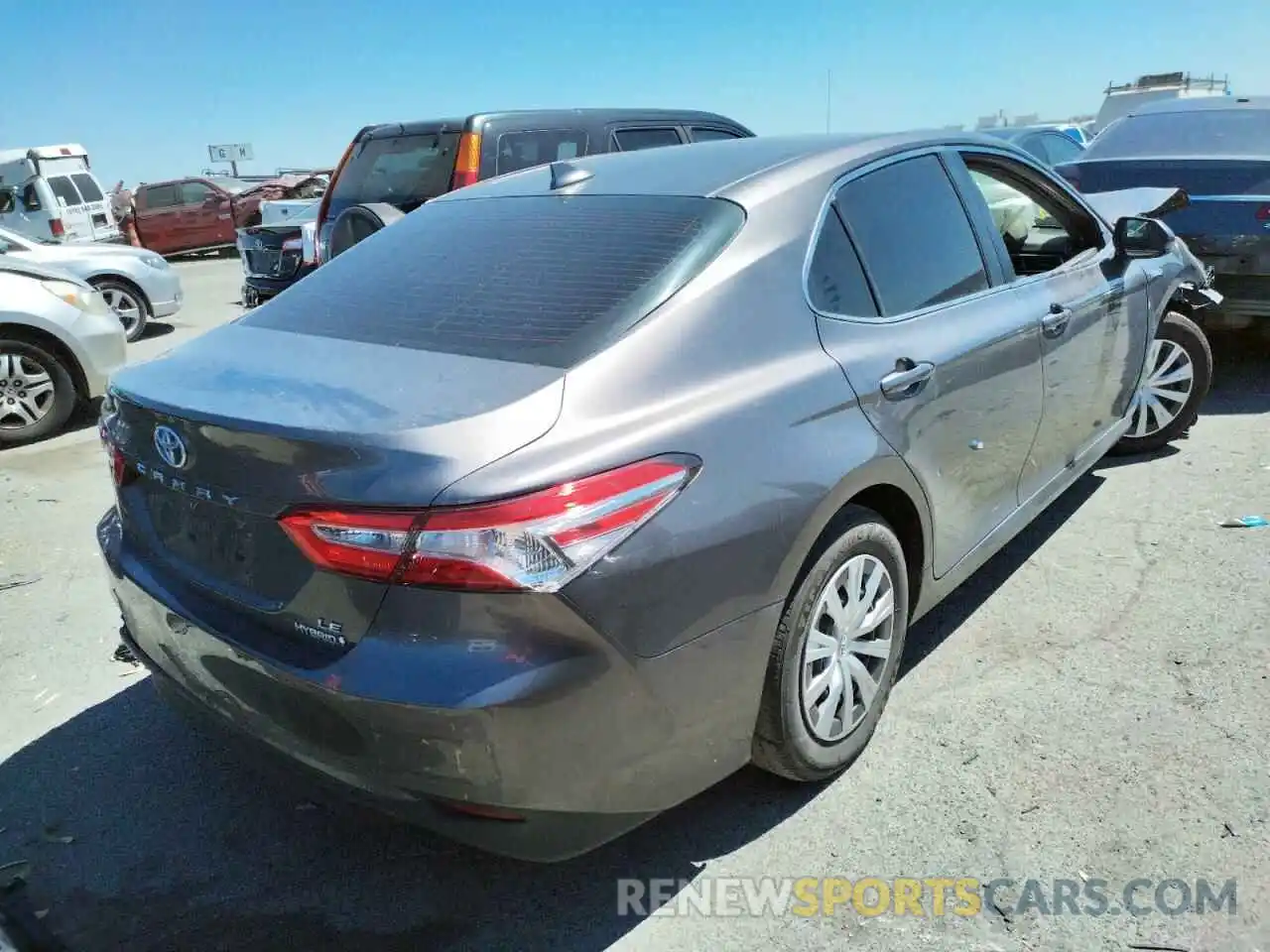 4 Photograph of a damaged car 4T1C31AK1LU525507 TOYOTA CAMRY 2020