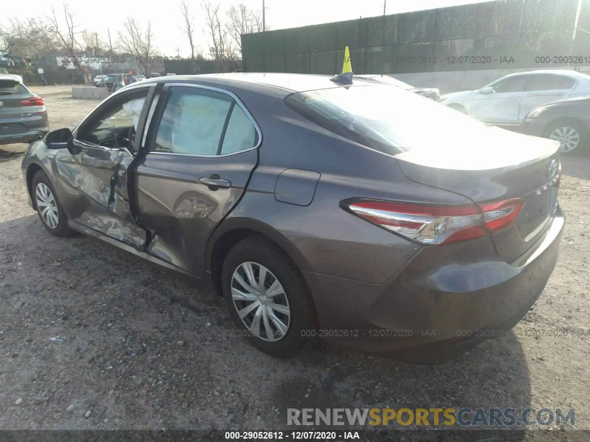 3 Photograph of a damaged car 4T1C31AK1LU527404 TOYOTA CAMRY 2020