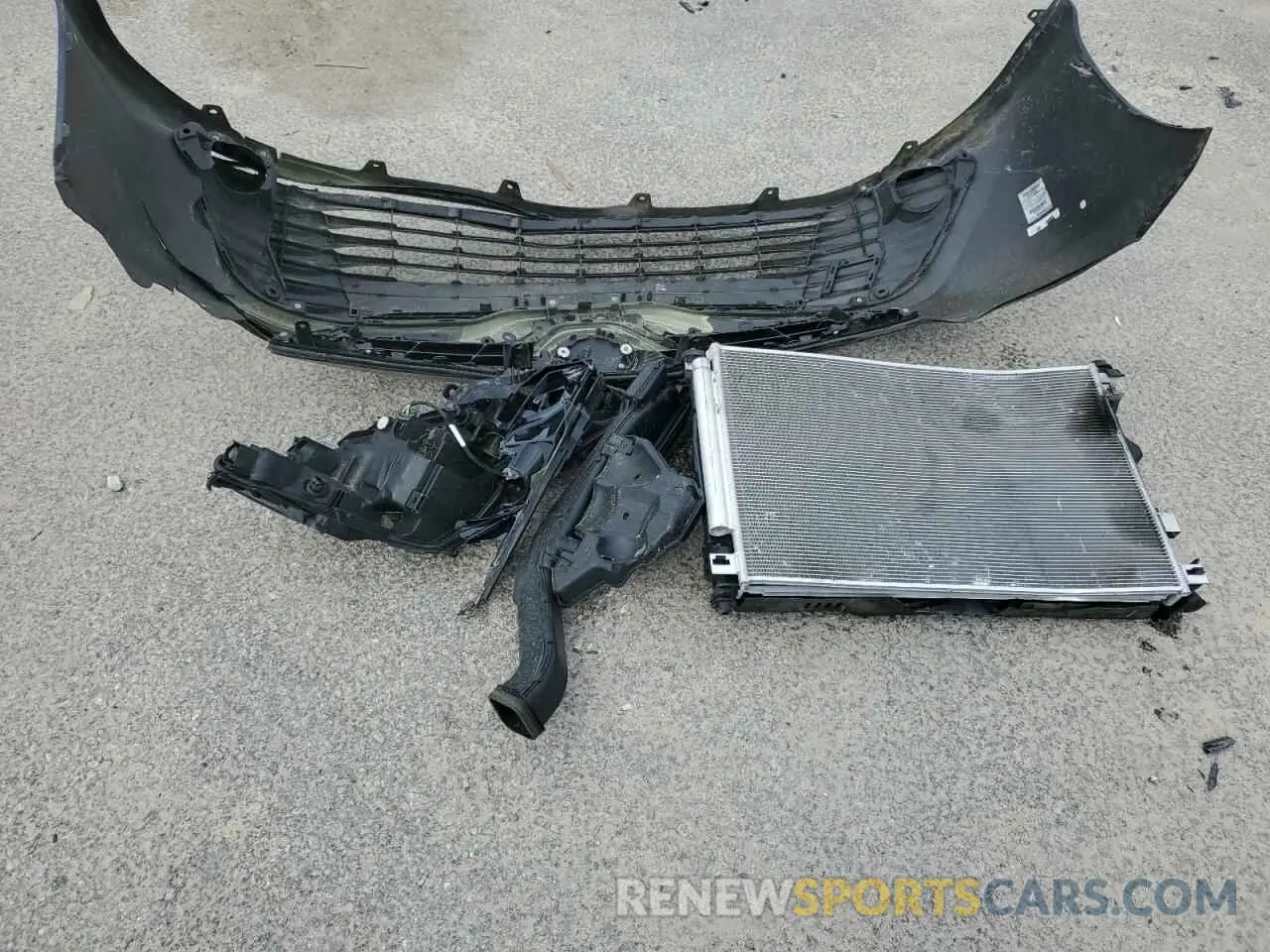 14 Photograph of a damaged car 4T1C31AK1LU529704 TOYOTA CAMRY 2020
